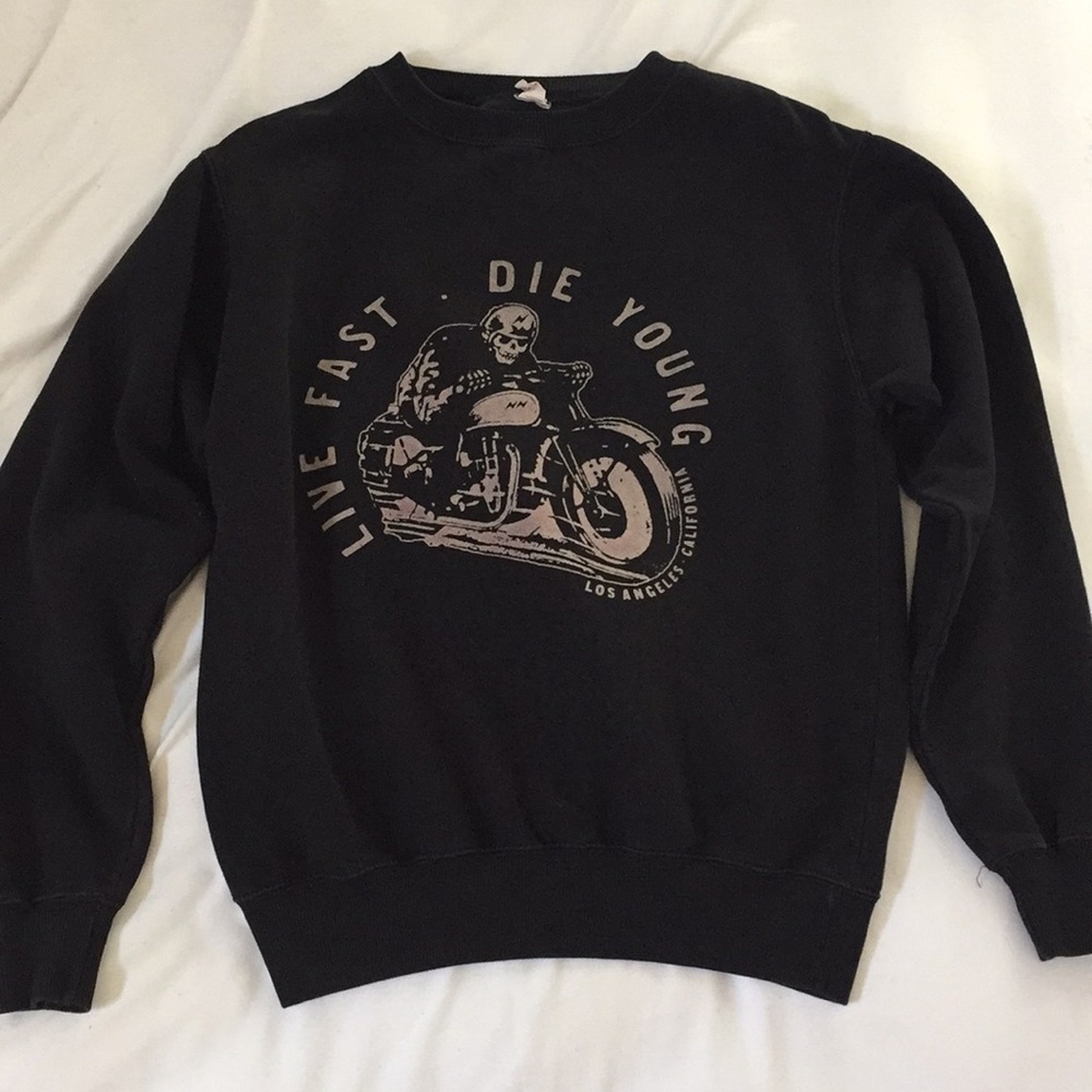 BRANDY MELVILLE crew neck